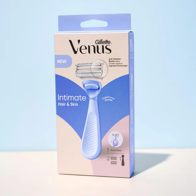Gillette Venus razor, wet, featuring its irritation defence bar.