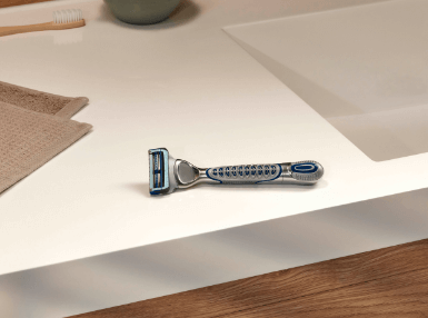 Gillette SkinGuard Razor Close up | Gillette UK